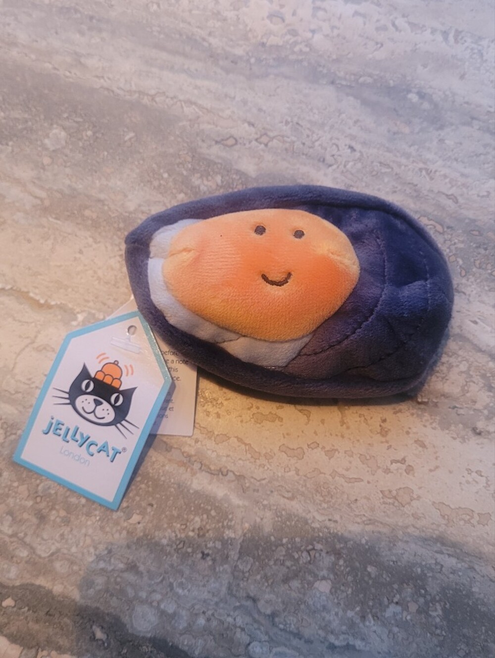 Authentic Jellycat Sensational Mussel NWT